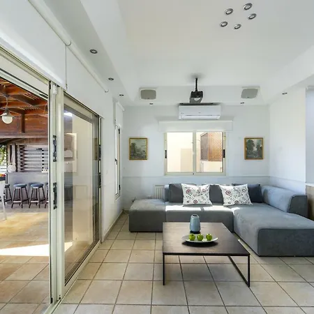 Meneou Beachfront 3 *