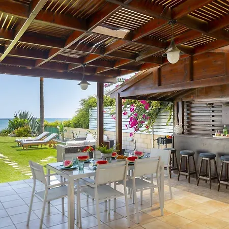 Meneou Beachfront 3 Villa Kíti