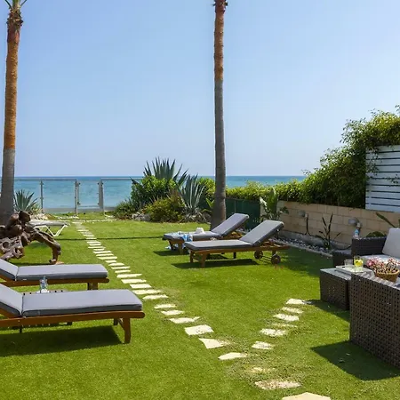 Meneou Beachfront 3 Kiti