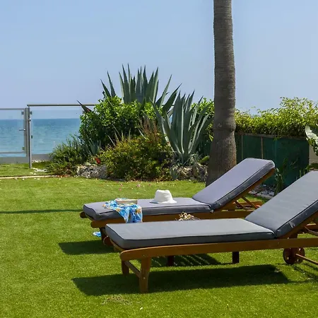 Meneou Beachfront 3 *