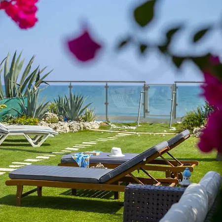 Meneou Beachfront 3 Villa *