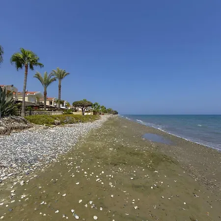 Meneou Beachfront 3 *