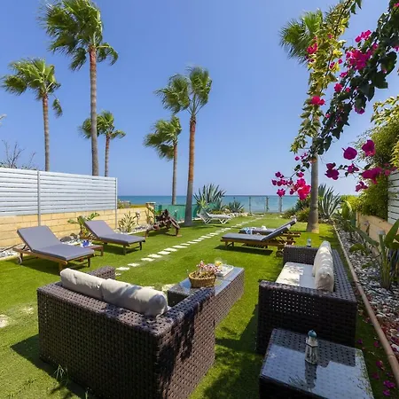 Meneou Beachfront 3 Villa