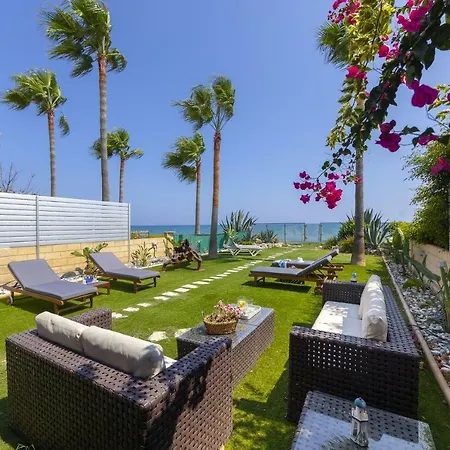 Meneou Beachfront 3 * Kíti